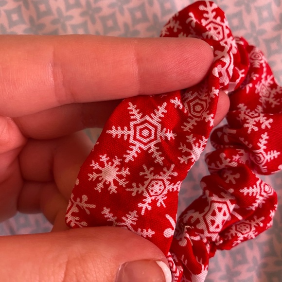Handmade red snowflake scrunchie! - Picture 2 of 2